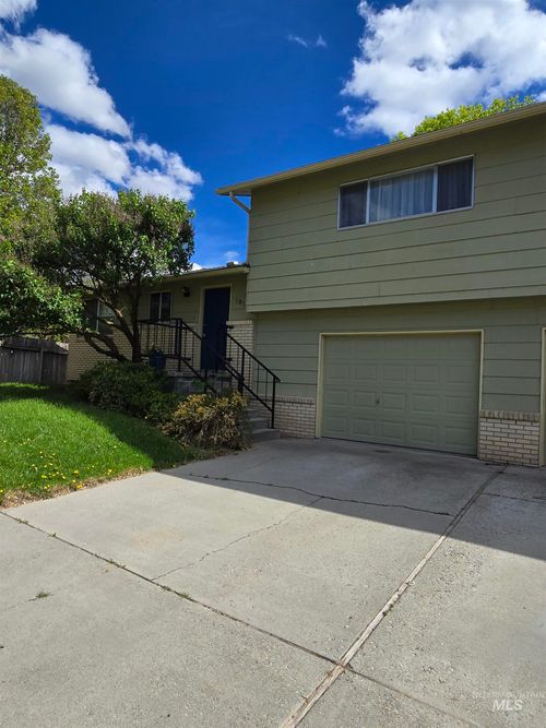 796 Skyhawk Dr, Ontario, OR, 97914-3152 | Card Image