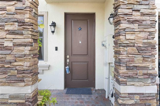 25037 Sw 114 Th Ct, Townhouse with 3 bedrooms, 3 bathrooms and null parking in HOMESTEAD FL | Image 4