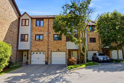 37 Old Firehall Lane, Vaughan, ON, L4L8W3 | Card Image