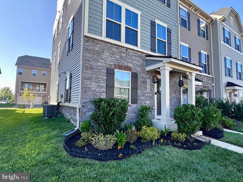 Tomahawk St, New Market, MD 21774