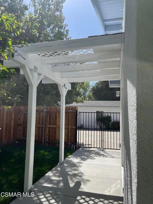 4484 Apricot Rd, Simi Valley, CA, 93063-2439 | Card Image