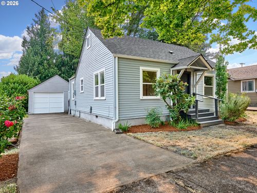1136 Ne Galloway St, McMinnville, OR, 97128 | Card Image