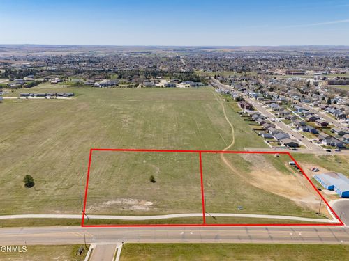 000 21st St E, Dickinson, ND, 58601 | Card Image