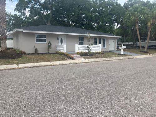 601 Banana St, TARPON SPRINGS, FL, 34689-3678 | Card Image