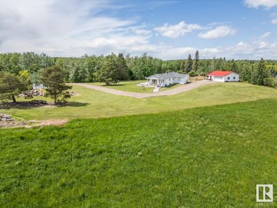 58208 Range Road 240, House other with 3 bedrooms, 2 bathrooms and null parking in Sturgeon County AB | Image 2