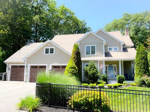 64 Greenwood Pkwy, Holden, MA, 01520-1616 | Card Image