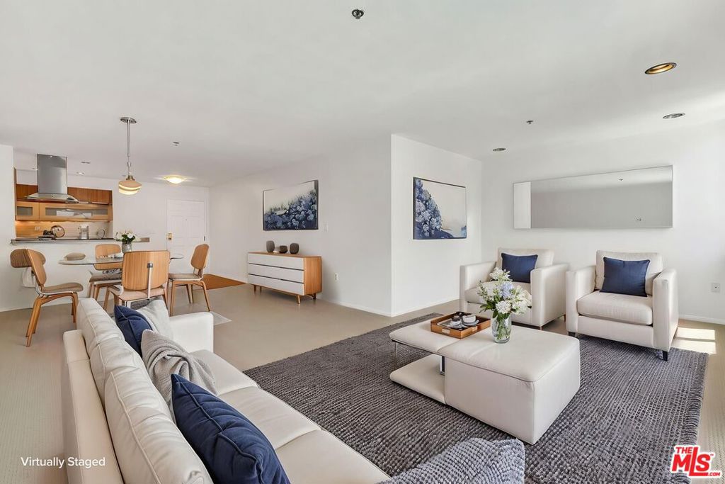 Residential in Sherman Oaks
