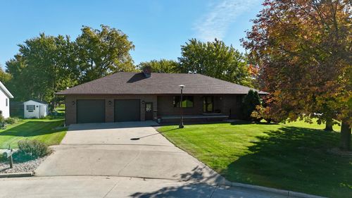 1604 Birchwood Pl, Worthington, MN, 56187-1002 | Card Image