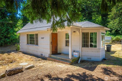 12027 10th Ave S, Seattle, WA, 98168-2213 | Card Image