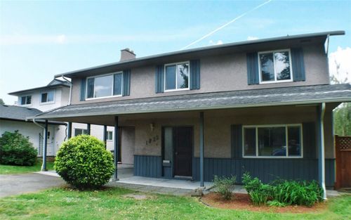 1825 Fairhurst Ave, Saanich, BC, V8N1P5 | Card Image
