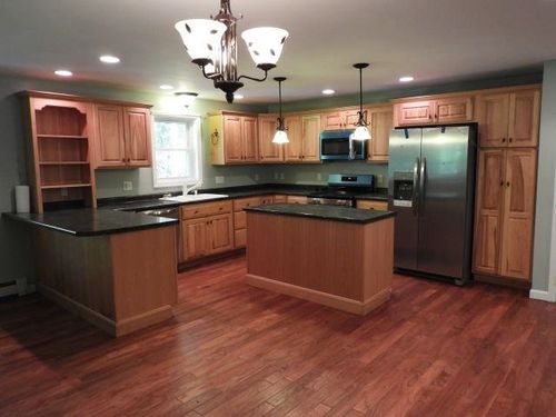 28 Westwood Dr, Henniker, NH, 03242-3169 | Card Image