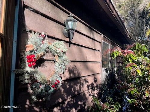 1089 Canaan Southfield Rd, Southfield, MA, 01259-9765 | Card Image