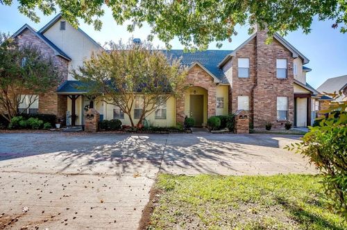 5882 Pecan Chase, Benbrook, TX, 76132-1067 | Card Image