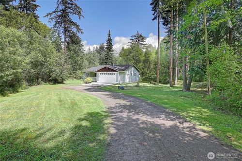 611 Sw Camano Dr, Camano Island, WA, 98282-7541 | Card Image