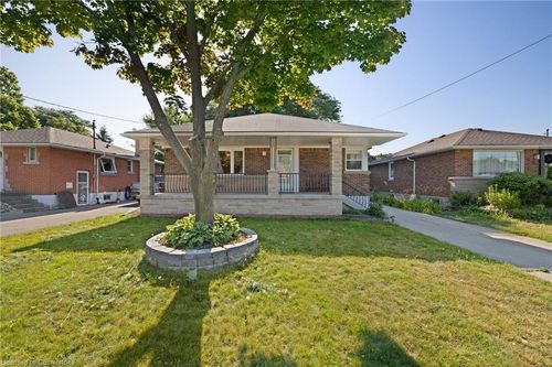 7 Greenwood St, Hamilton, ON, L8T3N2 | Card Image