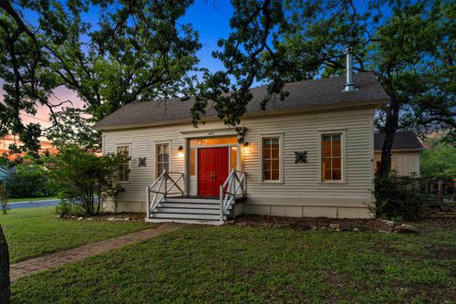 409 N Main St, Burnet, TX, 78611-2427 | Card Image