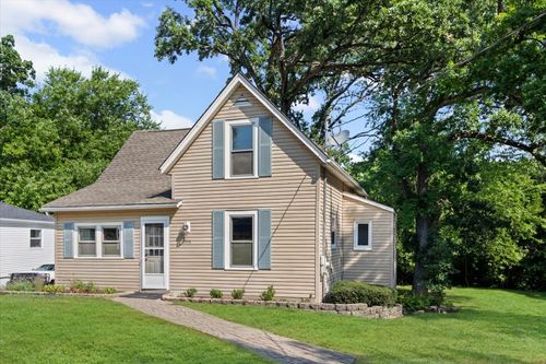 2016 Grove Ln, Cary, IL, 60013-2825 | Card Image