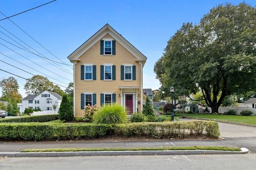 57 Wave Ave, Wakefield, MA, 01880-1832 | Card Image