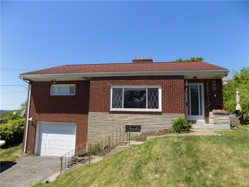 175 7th Street Ext, New Kensington, PA, 15068-5218 | Card Image