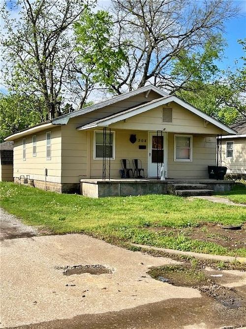 304 E Rose St, Pittsburg, KS, 66762-5256 | Card Image
