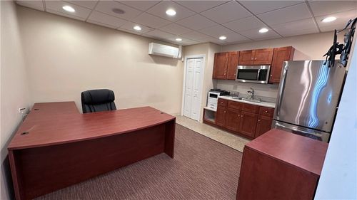 a-422 Warwick Ave, Warwick, RI, 02888-1341 | Card Image