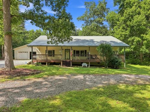 131 Critter Crossing Rd, Crossville, TN, 38572-1994 | Card Image
