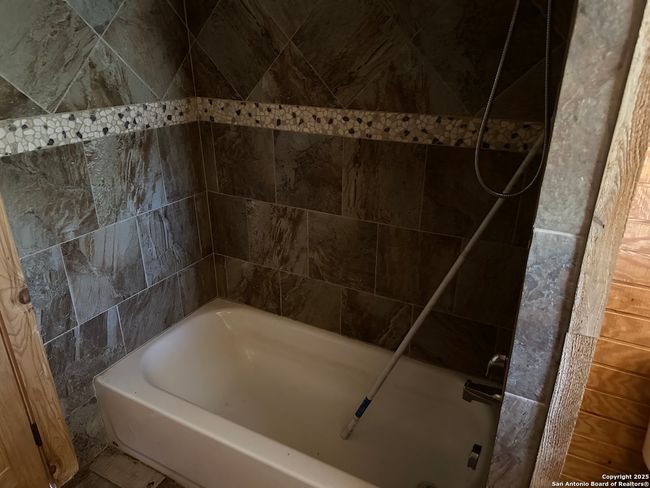4500 Hickory Forrest Dr, House other with 2 bedrooms, 2 bathrooms and null parking in Seguin TX | Image 13