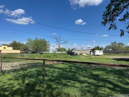 314 Bonnie St, La Pryor, TX, 78872 | Card Image