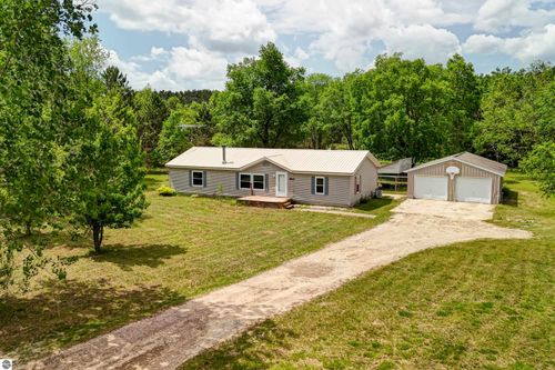 1227 Darke Rd, Kalkaska, MI, 49646-8142 | Card Image