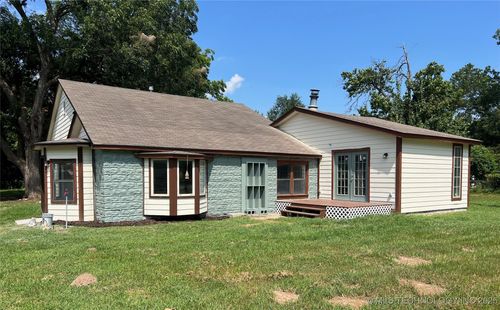 404 Valley Dr, Sand Springs, OK, 74063-6211 | Card Image