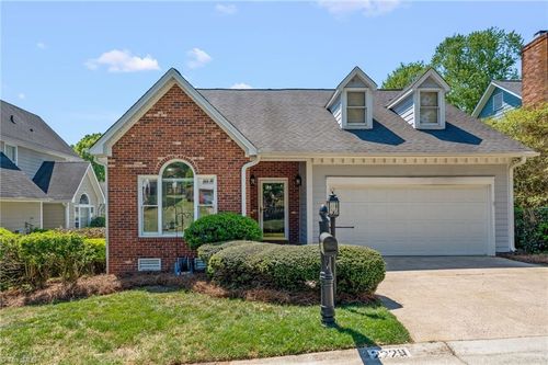 2229 King George Ct, Winston-Salem, NC, 27103-5648 | Card Image