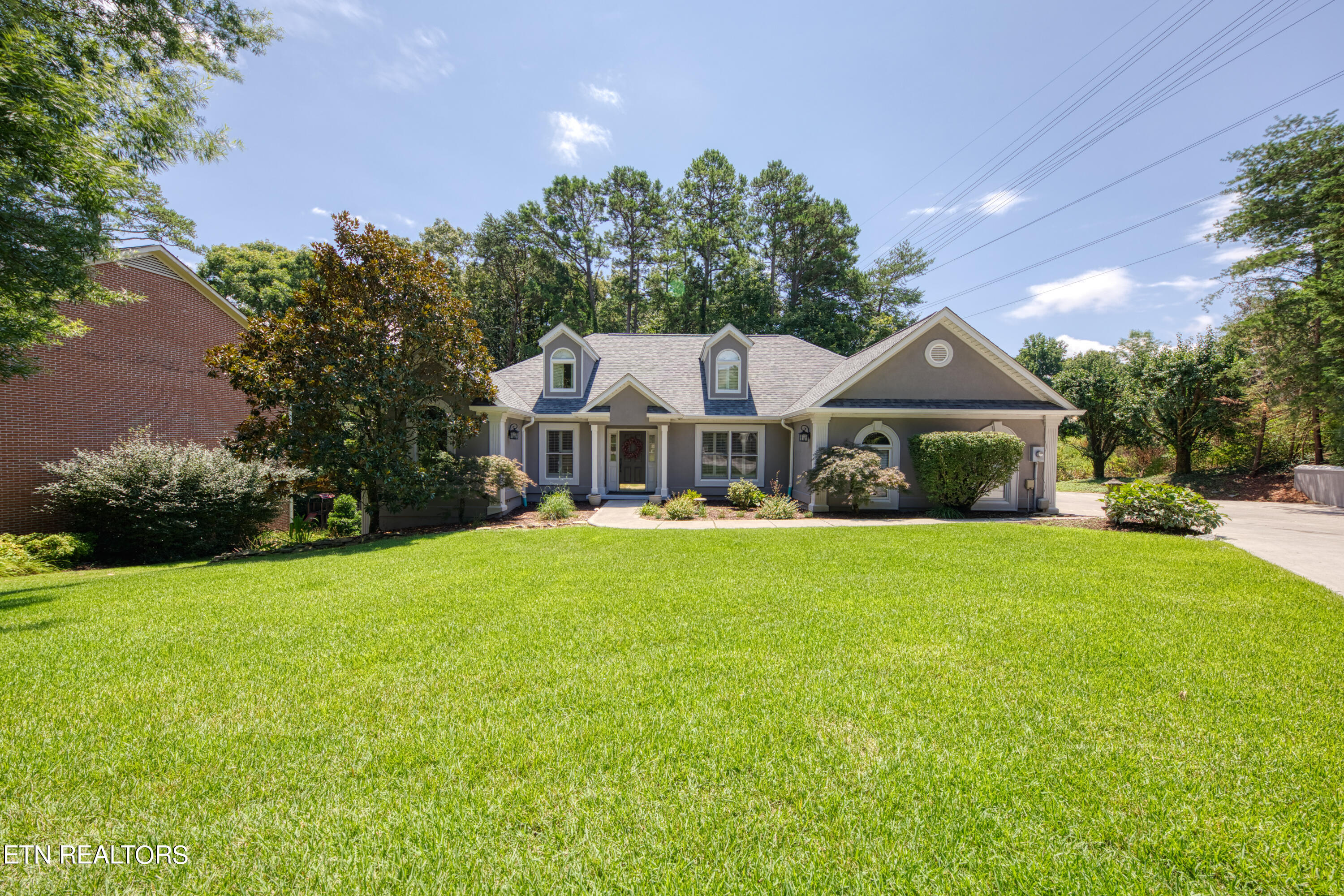 Windingbrooke Ln, Knoxville, TN 37918
