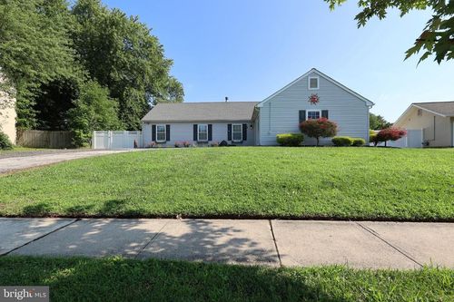 8 Holmes Ln, MARLTON, NJ, 08053-1912 | Card Image
