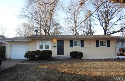 10213 Durness Dr, Saint Louis, MO, 63137-3731 | Card Image