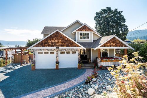 8067 York Ave, Crofton, BC, V0R1R0 | Card Image