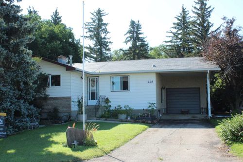 228 2 St N, Milo, AB, T0L1L0 | Card Image