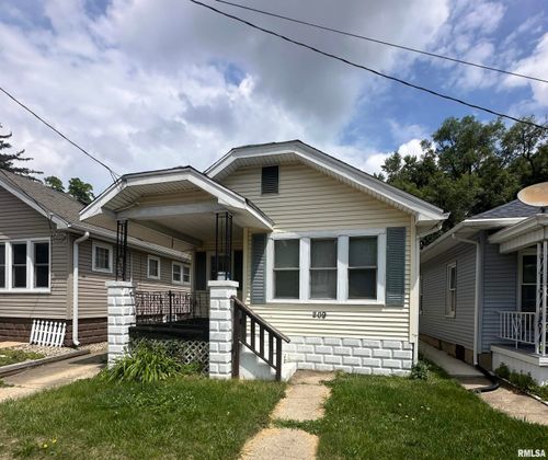 209 E Corrington Avenue, Peoria, IL, 61603 | Card Image