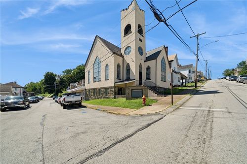 601 Harrison Ave, Penn, PA, 15675-9722 | Card Image