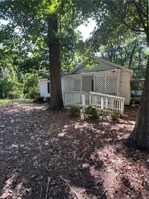 8272 Crittenden Road, Suffolk, VA, 23436 | Card Image