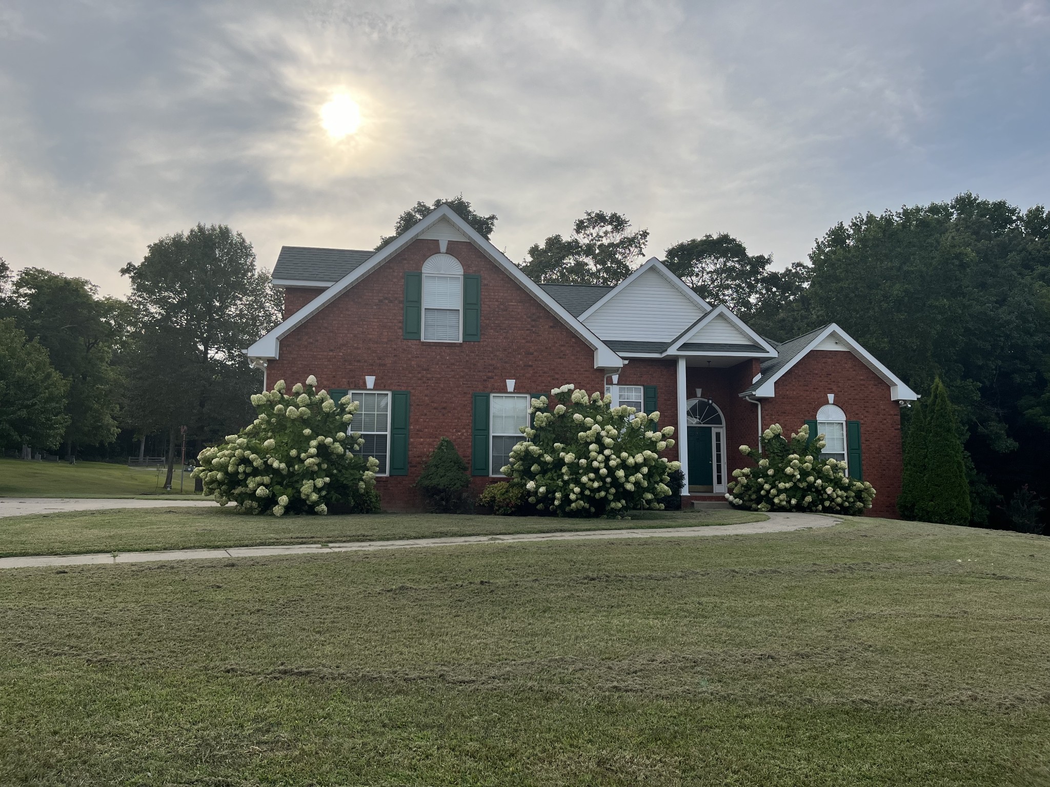 Rustling Oaks Ct, Pleasant View, TN 37146