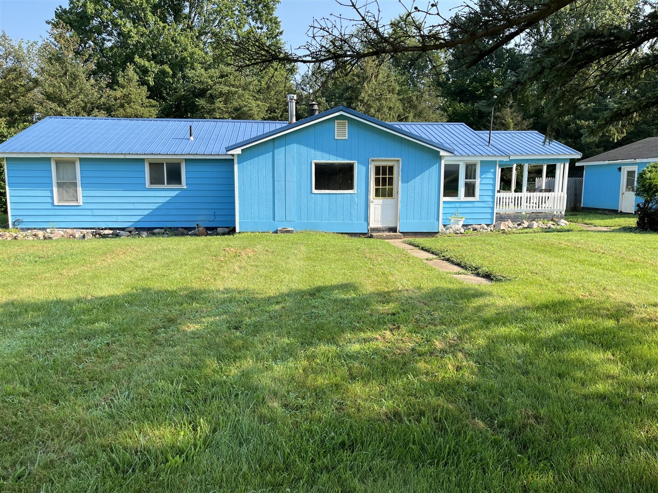 R Dr, Tekonsha, MI 49092