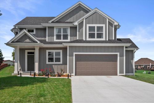W1176 Fieldcress Ct, Ixonia, WI, 53036-9472 | Card Image