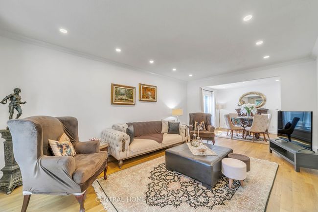 20 Hollis Cres, House other with 4 bedrooms, 3 bathrooms and 4 parking in Holland Landing ON | Image 8