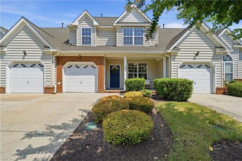 802 Devereaux Dr, Virginia Beach, VA, 23462-5279 | Card Image