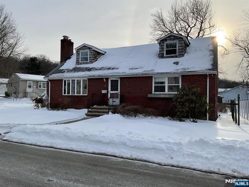 45 River Blvd, Little Falls, NJ, 07424-1076 | Card Image