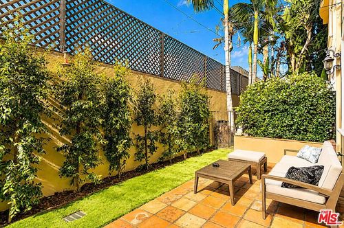 103-1050 N Edinburgh Ave, West Hollywood, CA, 90046-6848 | Card Image
