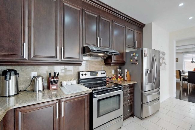 10 Gosling St, House other with 4 bedrooms, 5 bathrooms and 7 parking in Brampton ON | Image 15