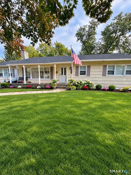 23 Clara Dr, Norwalk, CT, 06851-3203 | Card Image