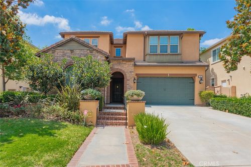 572 E Vosburg Dr, Azusa, CA, 91702-1576 | Card Image