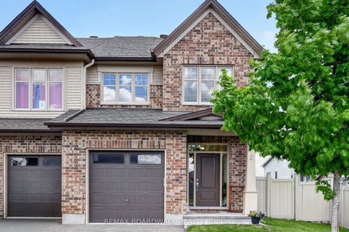 2 Duncanville St, Russell, ON, K4R0C5 | Card Image